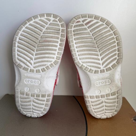 Crocs x Hello Kitty Big Girls Classic Clogs Kids Sandals - SZ 1 Y - Picture 12 of 12